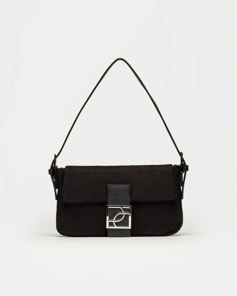 Cartera al hombro con herraje metálico y acabado signature de Prüne en Bolsos y Carteras para argentina