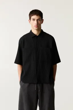 Camisa manga corta plisada de Pull&Bear en Camisas para argentina