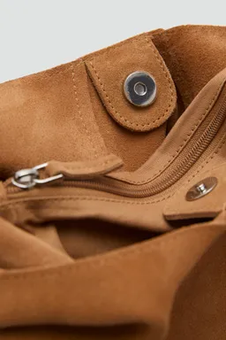 Bolso serraje hombro de Mango en Bolsos y Carteras para argentina
