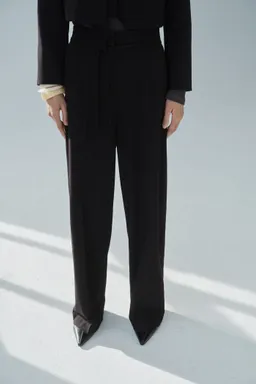 Pantalón traje recto lazo de Mango en Pantalones para argentina