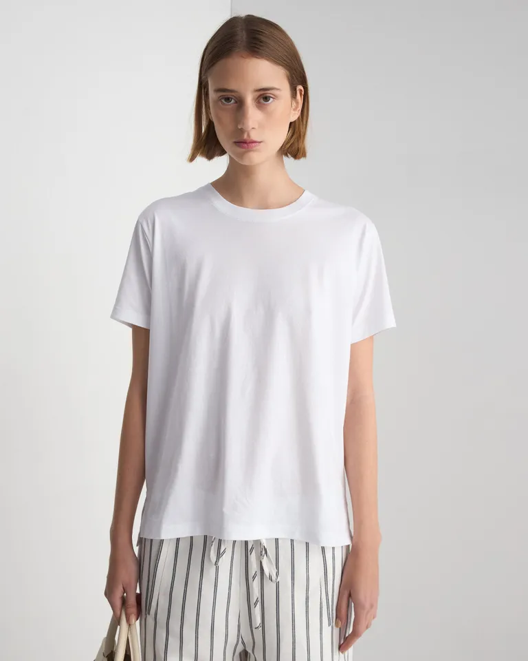 Remera de algodón pima con bordado a tono en el delantero de Prüne en Remeras para argentina