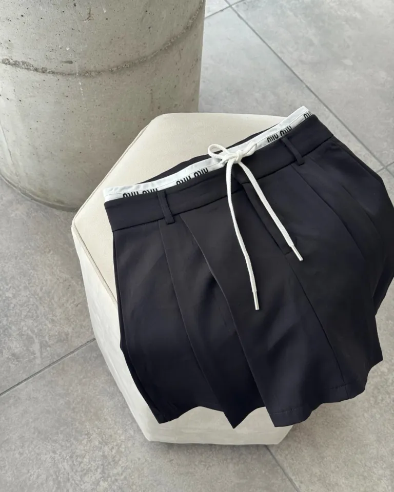 Pollera siena: Elegancia y estilo en una prenda versátil y cómoda de Apricot en Faldas para argentina