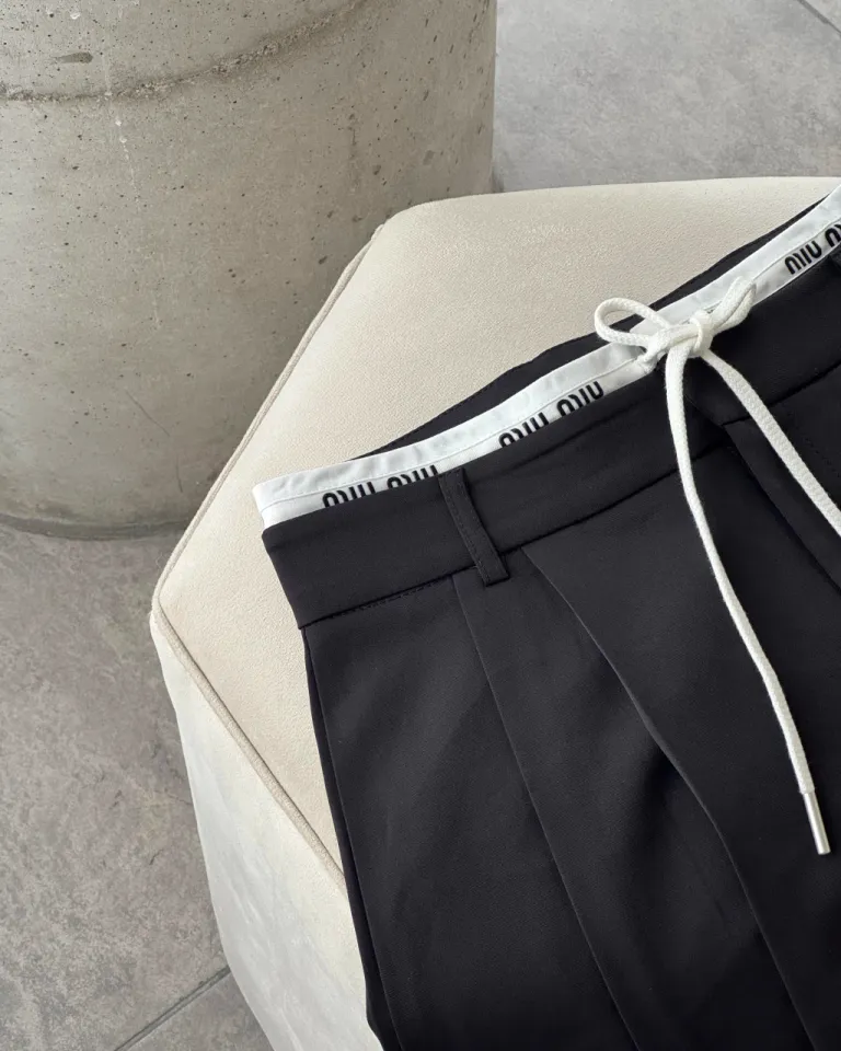 Pollera siena: Elegancia y estilo en una prenda versátil y cómoda de Apricot en Faldas para argentina