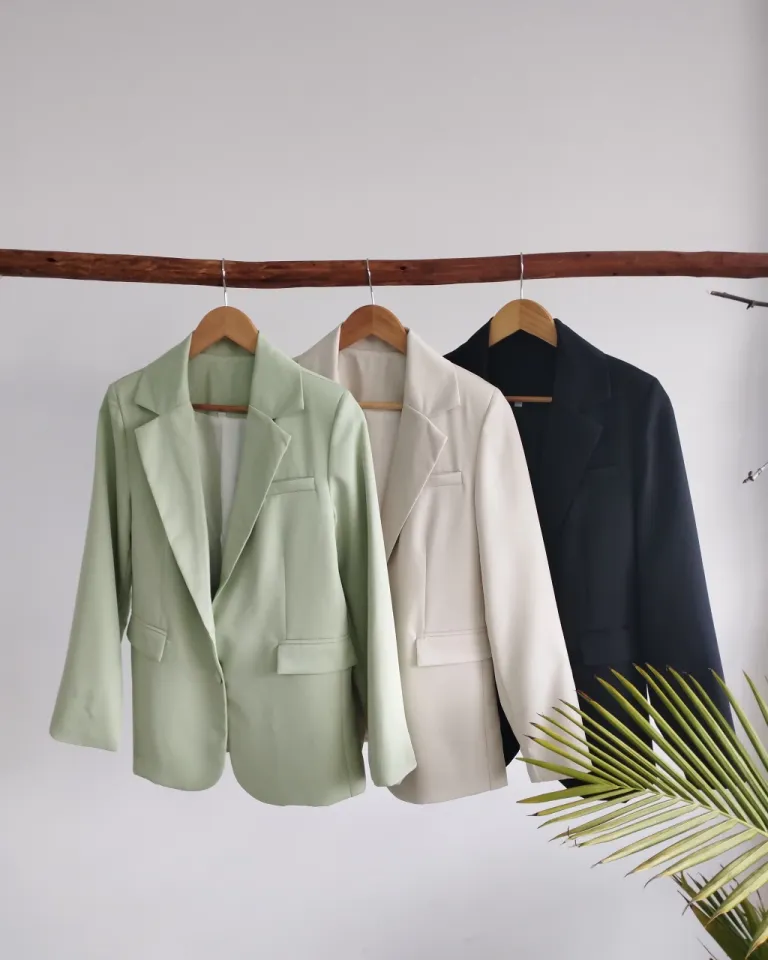 Blazer entallado celeste de diseño versátil y elegante para mujeres de Lemmon en Blazers para argentina