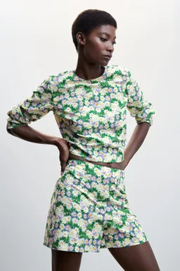 Blusa flores estampadas de Mango en Blusas para argentina
