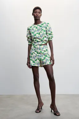 Blusa flores estampadas de Mango en Blusas para argentina
