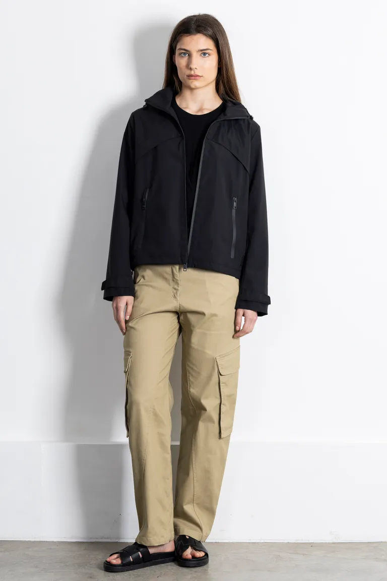 Chaqueta negra de diseño elegante y versatil para mujer de Kill en Chaquetas para argentina