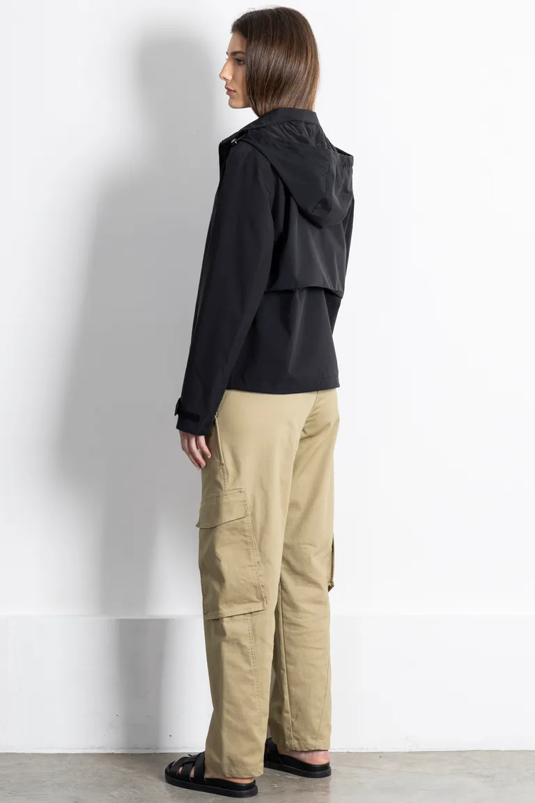 Chaqueta negra de diseño elegante y versatil para mujer de Kill en Chaquetas para argentina
