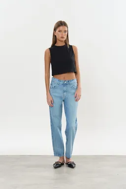 Jean denim mom hank de Magda en Pantalones para argentina