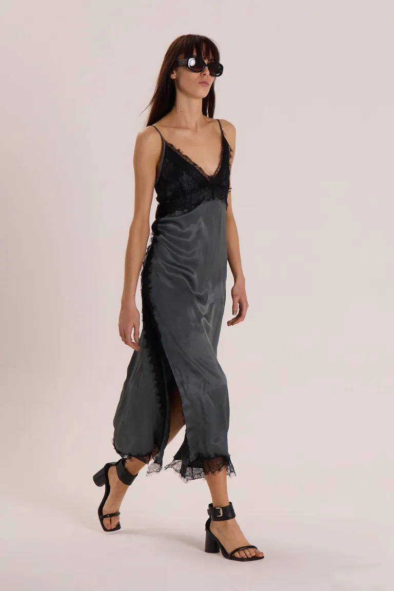 Vestido de satén lencero con detalles en encaje de Maria Cher en Vestidos para argentina