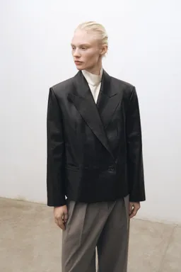 Blazer piel doble botonadura de Mango en Blazers para argentina
