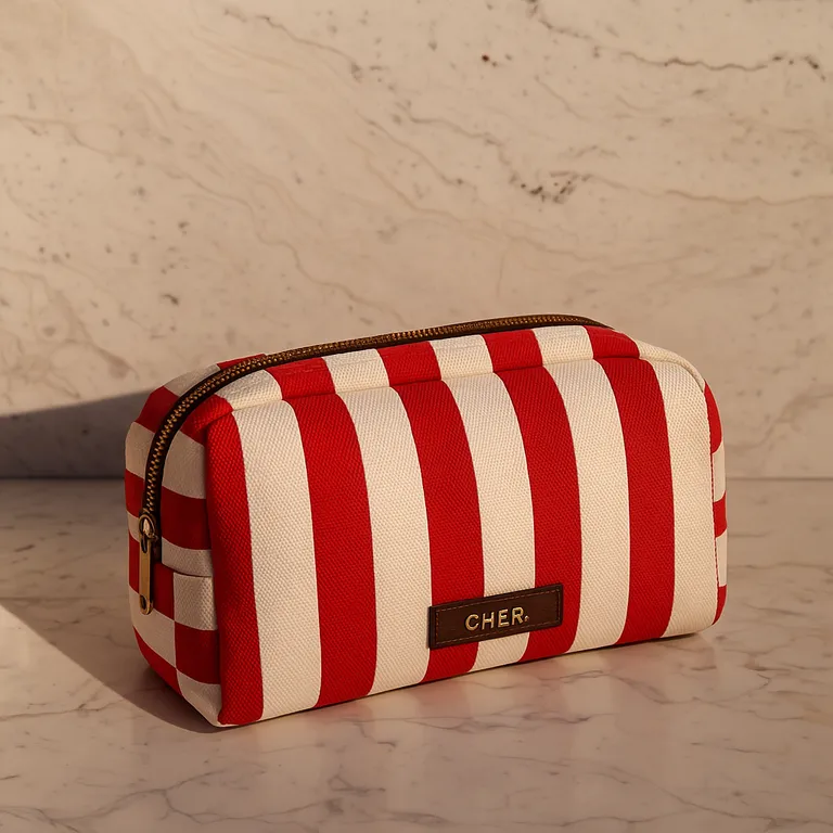 Cartera rayada roja y blanca de diseño versátil para uso diario de Maria Cher en Bolsos y Carteras para argentina