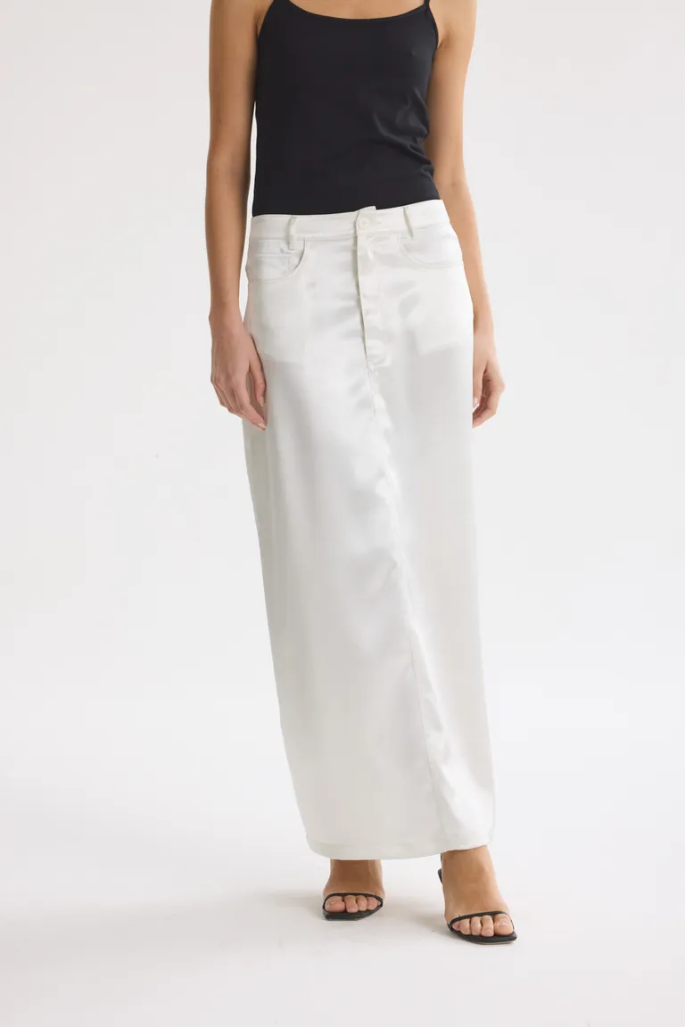 Pantalón ancho y elegante de corte recto en tono blanco de Akiabara en Pantalones para argentina