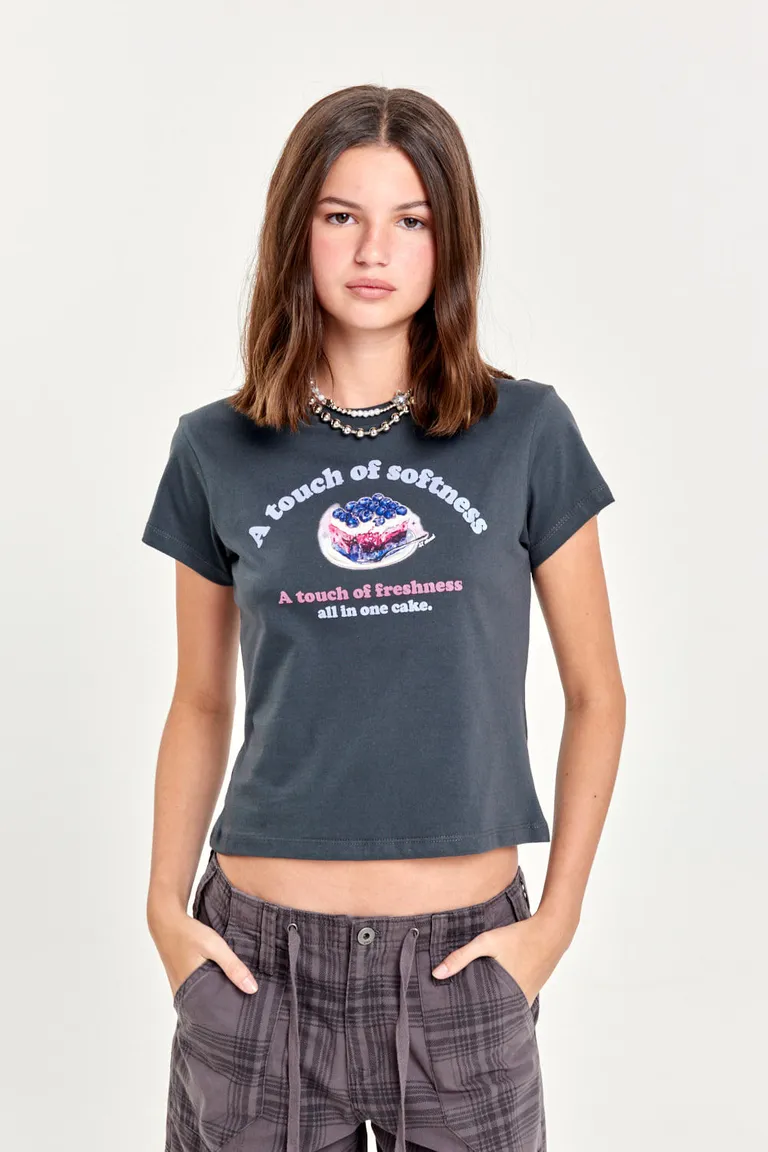 Remera de manga corta con estampa divertida y elegante diseño de 47 Street en Remeras para argentina