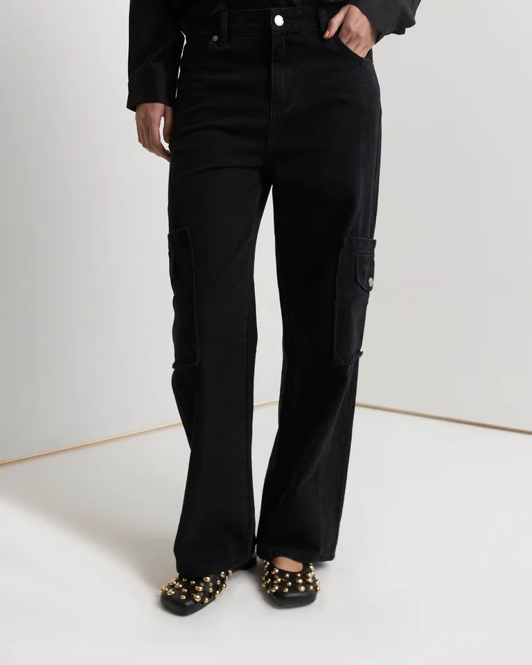 Pantalón de mezclilla con bolsillos laterales tipo cargo, de corte recto y pierna recta. de Prüne en Pantalones para argentina