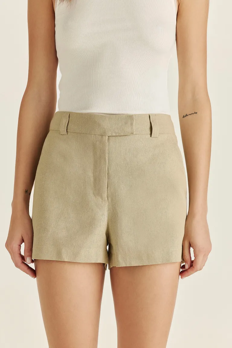 Short de lino en corte recto y diseño minimalista para mujer de Tucci en Shorts para argentina