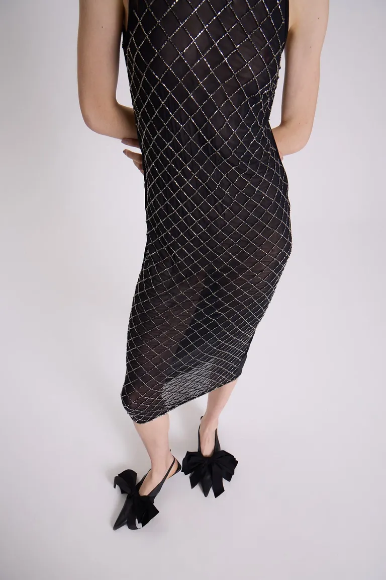 Vestido de malla negro con bordados a mano, diseño ajustado y elegante de Maria Cher en Vestidos para argentina