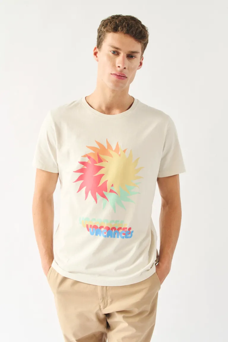 Remera con estampado de motivos coloridos y diseño moderno para hombres de Bensimon en Remeras y Polos para argentina
