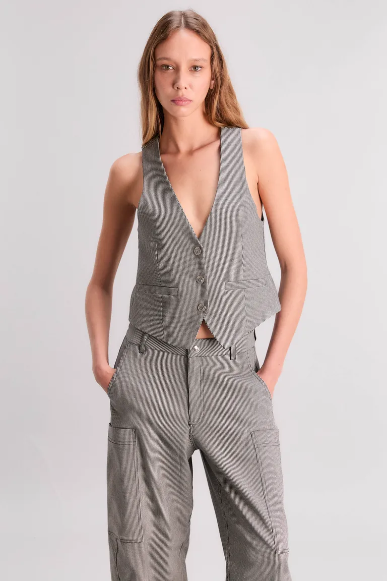 Chaleco slim sin mangas de tela pied de poule con bolsillos y cinto ajustable de Kosiuko en Chalecos para argentina