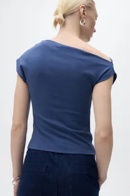 Top asimétrico drapeado de Mango en Tops para argentina
