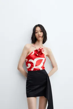Top satinado estampado floral de Mango en Tops para argentina