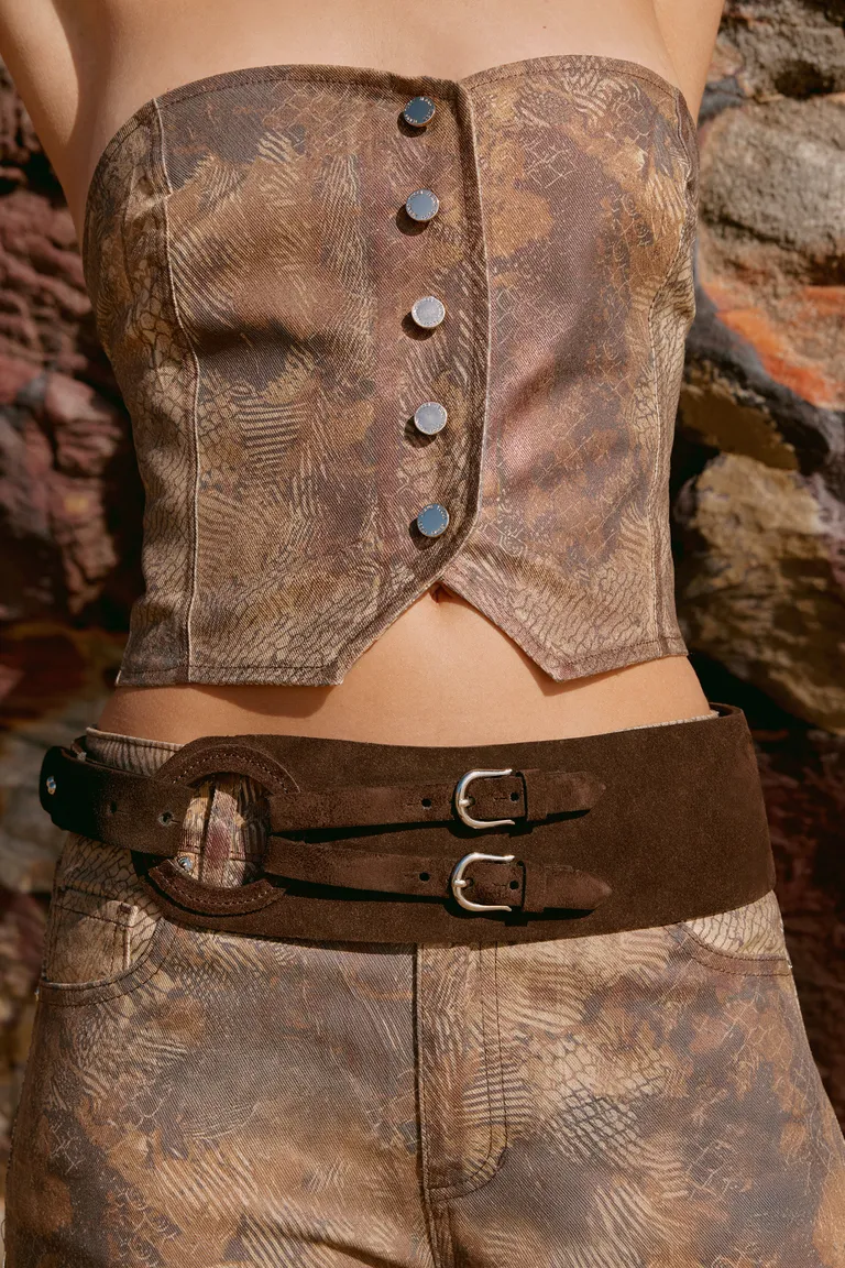 Top de denim entallado con estampado exclusivo y acabado de foil cobre desgastado de Tucci en Tops para argentina