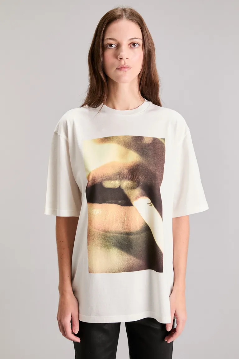 Remera oversize con estampa gráfica para mujer de Kosiuko en Remeras para argentina