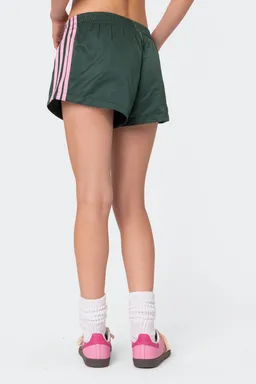 Shorts nylon nikki de Edikted en Shorts para argentina