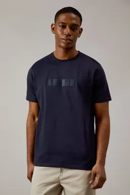 Remera azul marino estampada de Burton en Remeras y Polos para argentina