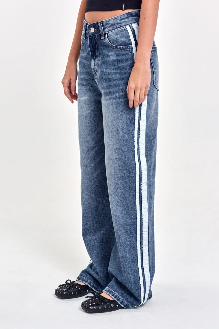 Pantalones de tiro alto con detalles de rayas laterales en un corte wide leg de 47 Street en Pantalones para argentina