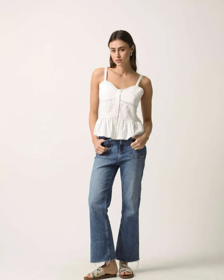 Musculosa de plumeti importada con encaje en busto y cintura de Hesed en Tops para argentina