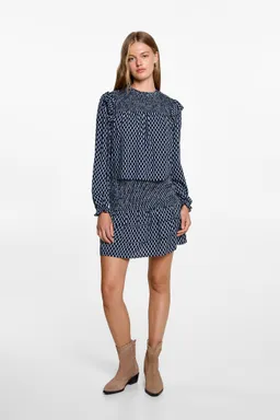 Blusa estampada con volantes de Mango Teen en Blusas para argentina
