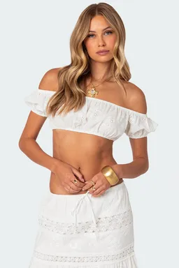 Crop top skye hombros descubiertos de Edikted en Tops para argentina