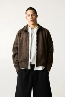 Campera efecto gamuza de Pull&Bear en Abrigos y Camperas para argentina