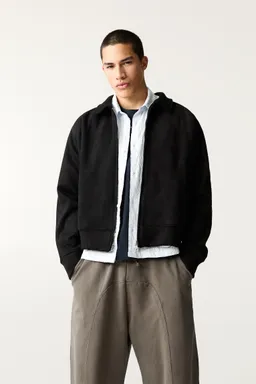 Campera efecto gamuza de Pull&Bear en Abrigos y Camperas para argentina