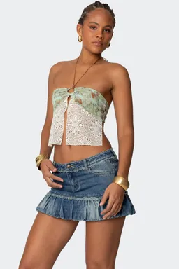 Top crochet espalda descubierta kloe de Edikted en Tops para argentina