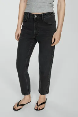 Jeans mom tiro alto de Mango en Pantalones para argentina