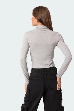 Top cuello tortuga honor de Edikted en Tops para argentina
