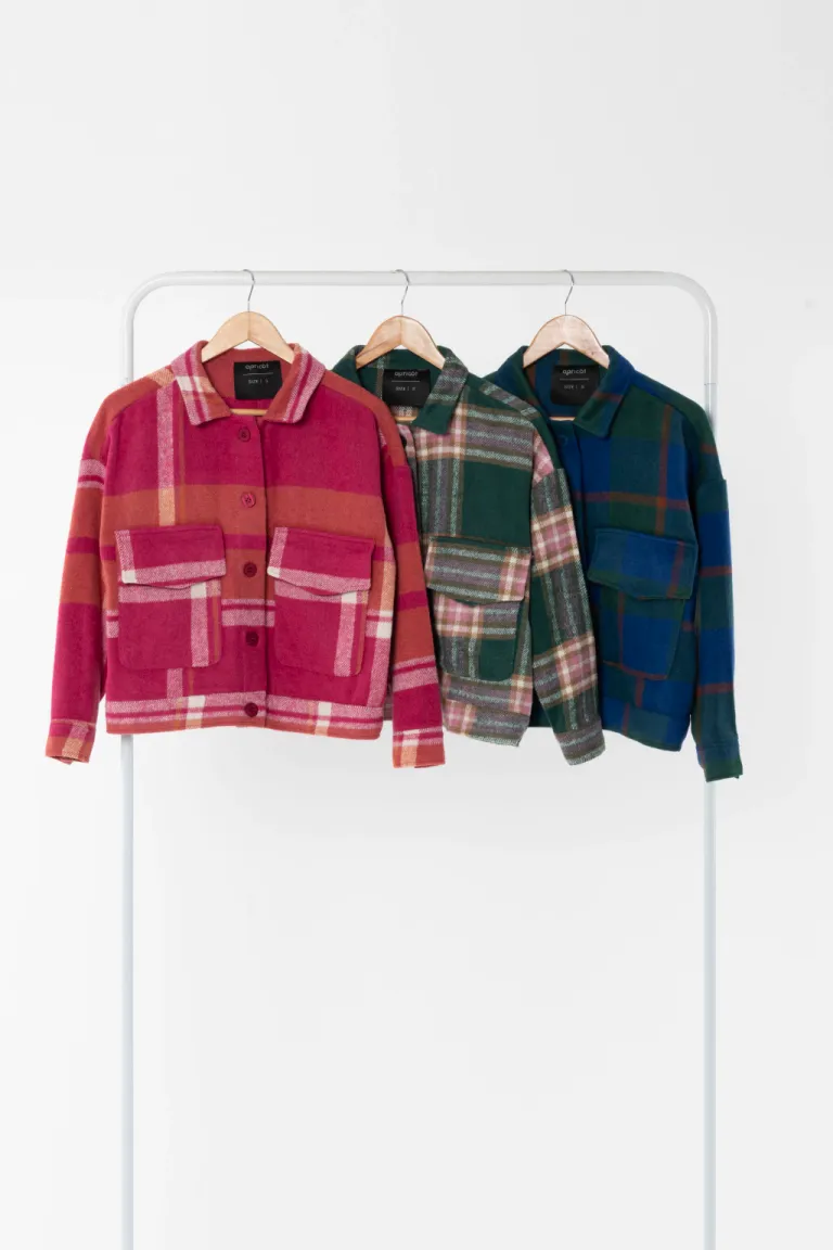 Camisaco de estilo informal a cuadros en tonos verdes y rosas de Apricot en Chaquetas para argentina