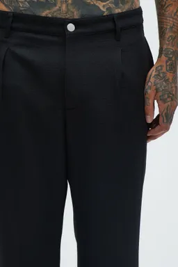 Pantalón plisado recto kerr de Fashion Nova en Pantalones para argentina