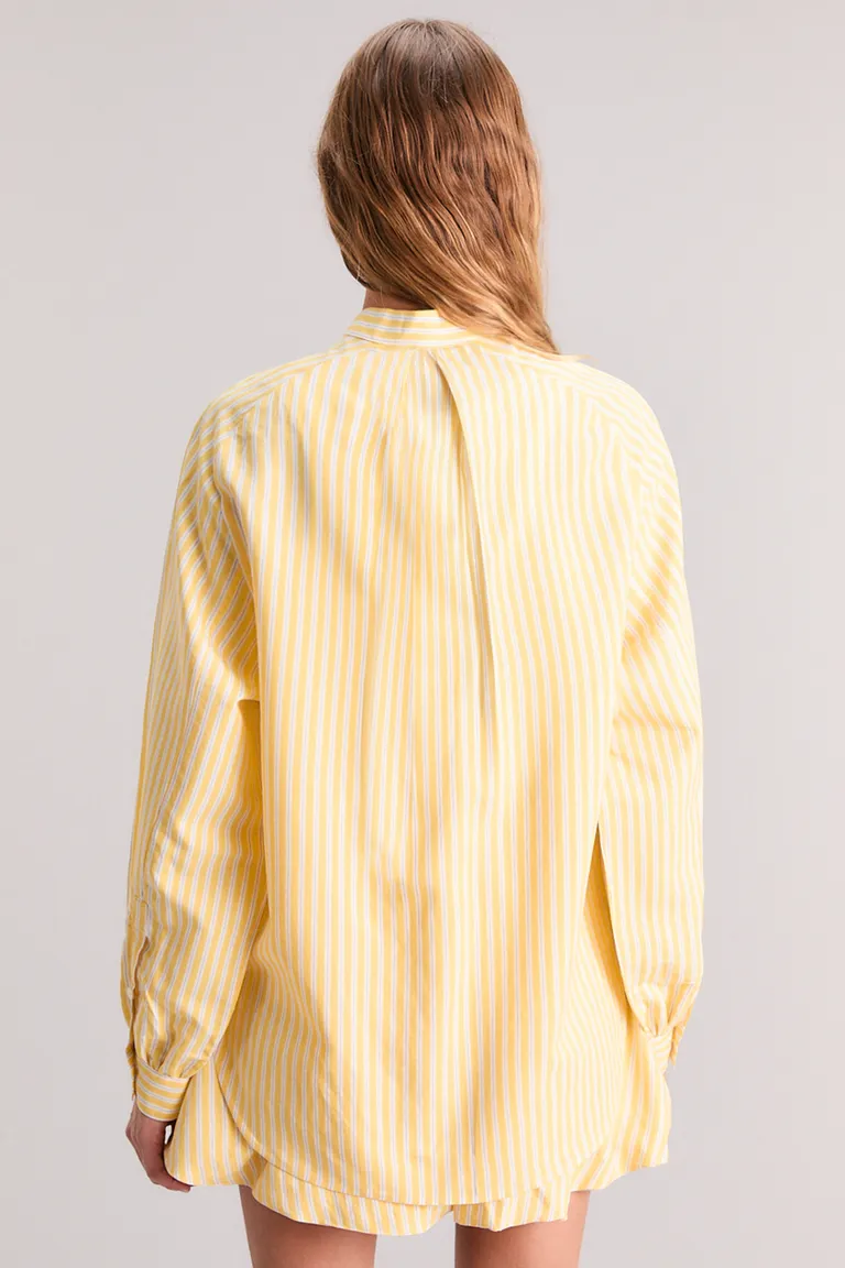 Camisa oversize de viscosa rayada con cuello mao y tablas de Kosiuko en Camisas para argentina
