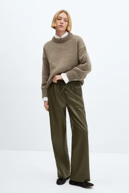 Pantalón efecto cuero elástico de Mango en Pantalones para argentina