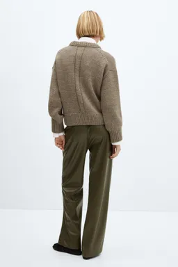 Pantalón efecto cuero elástico de Mango en Pantalones para argentina