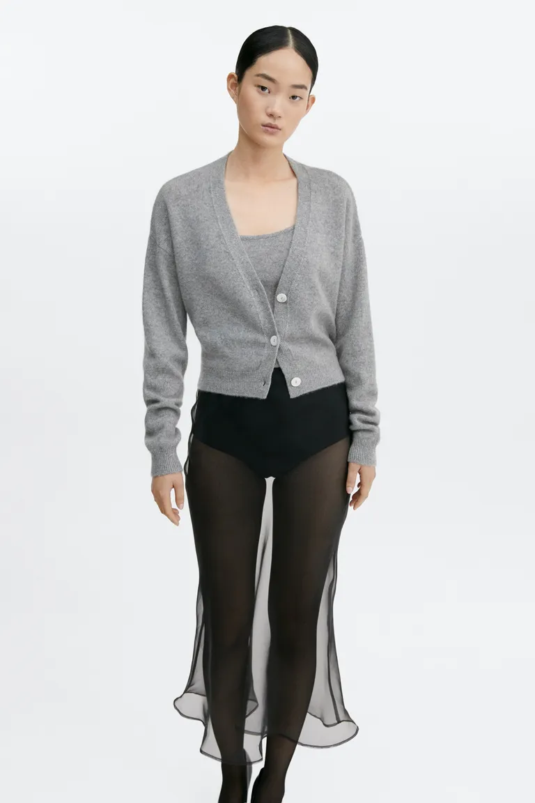 Cárdigan cashmere con botones de Mango en Buzos y Sweaters para argentina