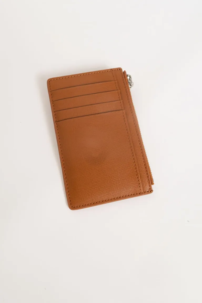 Tarjetero de cuero jovi, un accesorio versátil y elegante para guardar tus tarjetas y efectivo de Las Pepas en Billeteras y Monederos para argentina