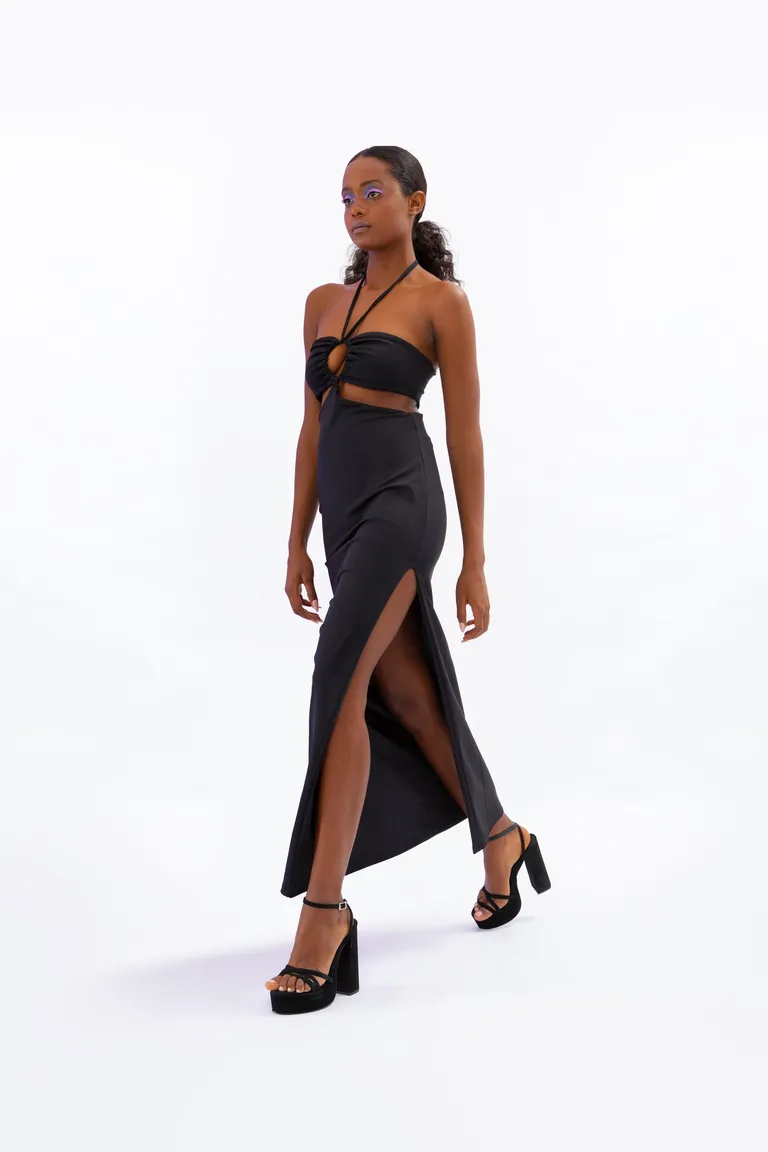 Vestido largo negro con abertura lateral para ocasiones elegantes de Naíma en Vestidos para argentina