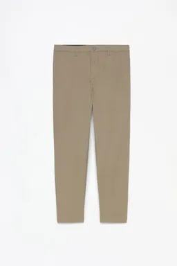 Pantalón chino corte skinny de Lefties en Pantalones para argentina