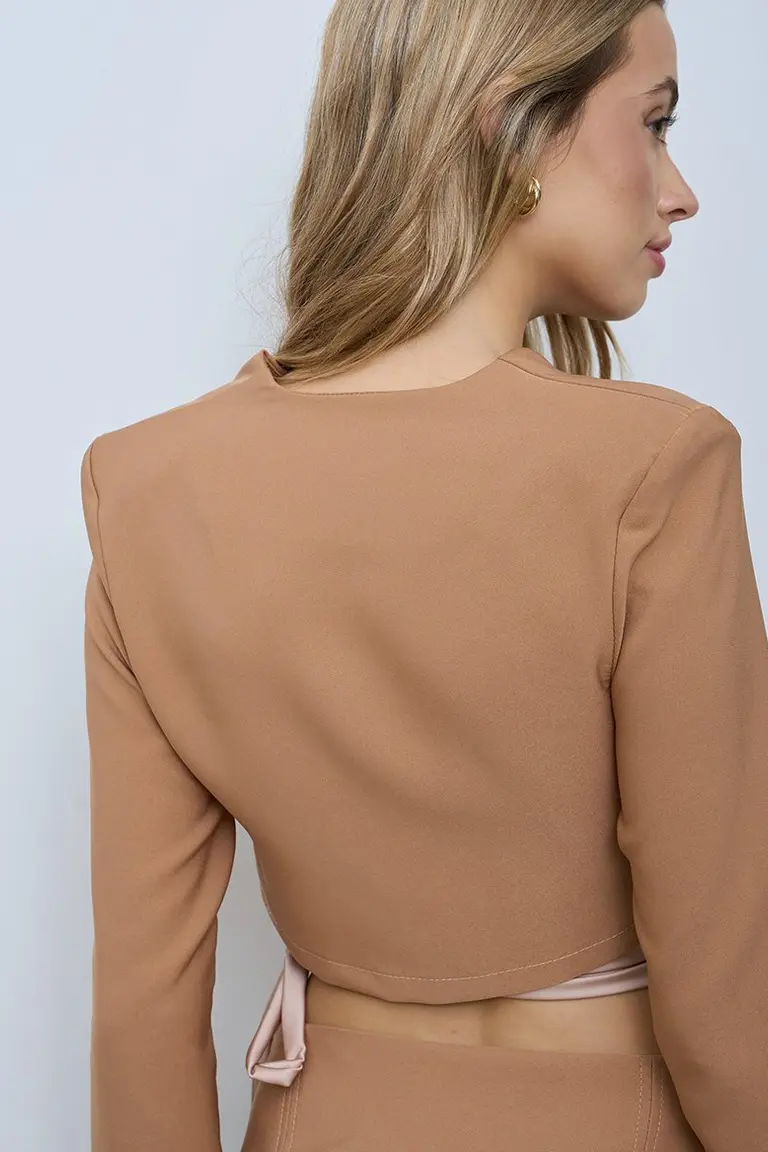 Blusa cruzada elegante de Design Plus en Blusas para argentina