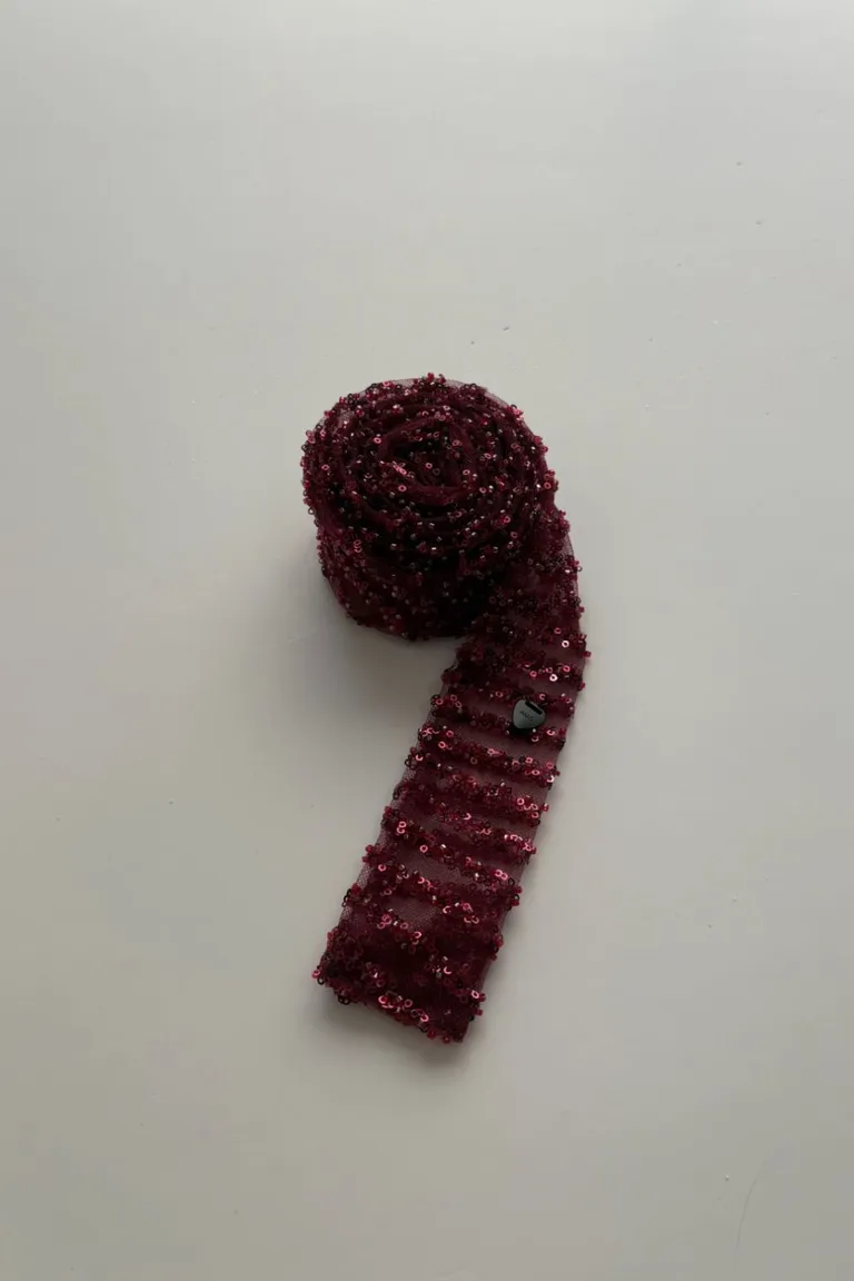Lazo decorativo aterciopelado con diseño exclusivo hecho a mano de Allo Martinez en Bijouterie para argentina