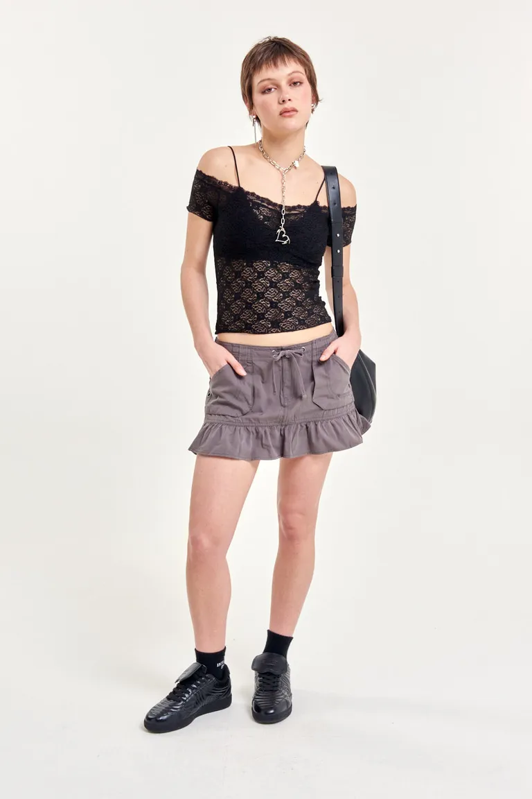 Falda de gabardina con detalle de volado en la parte inferior de 47 Street en Faldas para argentina